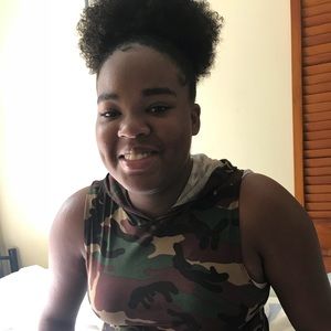 Meet your Posher, Emily